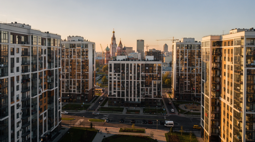 Продажи жилья в России в 2026 году: данные по мегаполисам и прогнозы